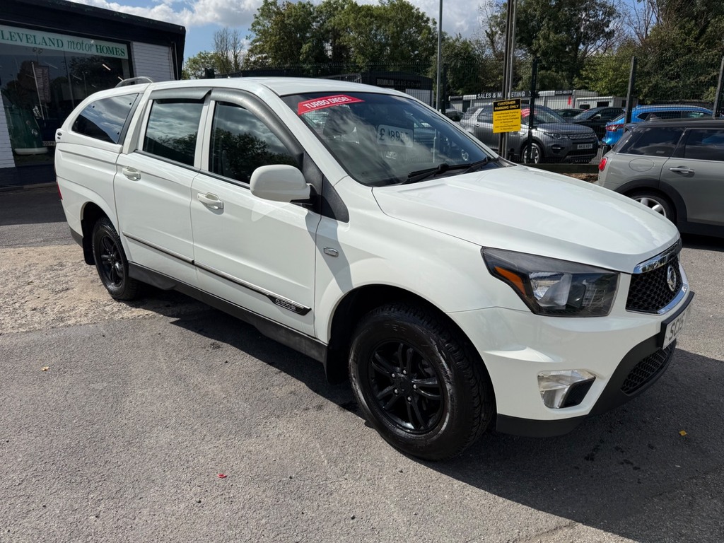 SsangYong Korando Sports Pick Up Sx 4Wd SC15TPX White #3