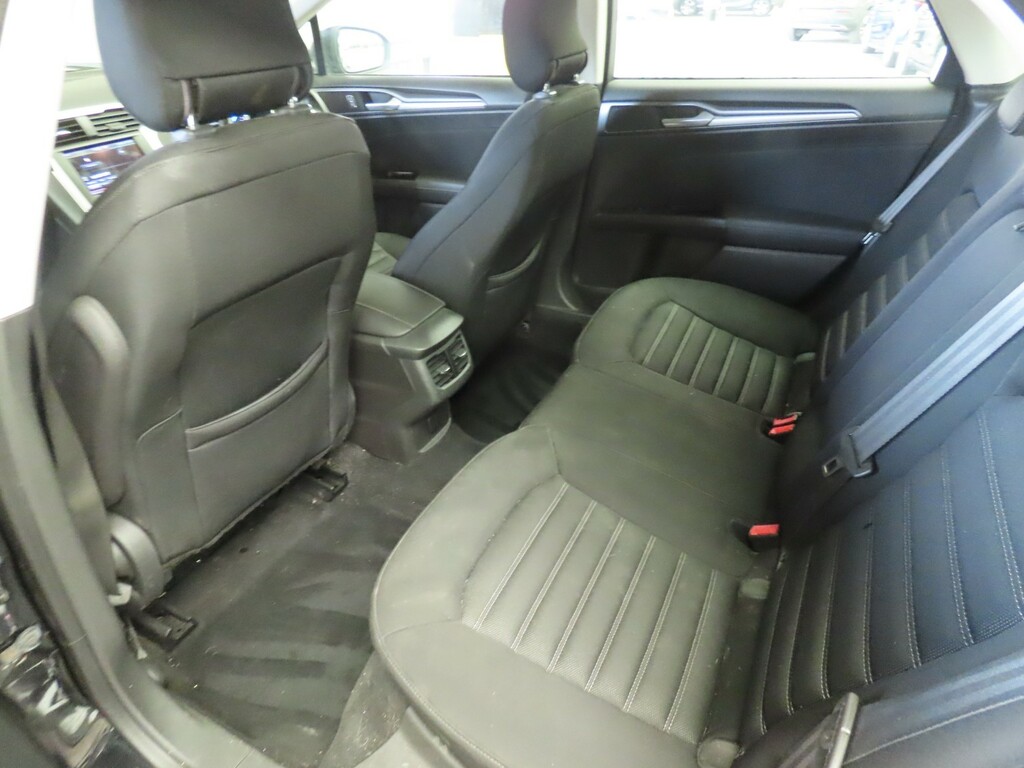 Ford Mondeo Titanium Tdci Red #9
