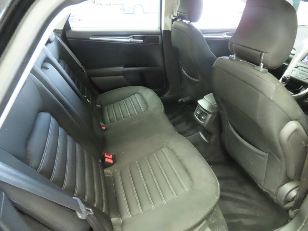 Ford Mondeo Titanium Tdci Red #10