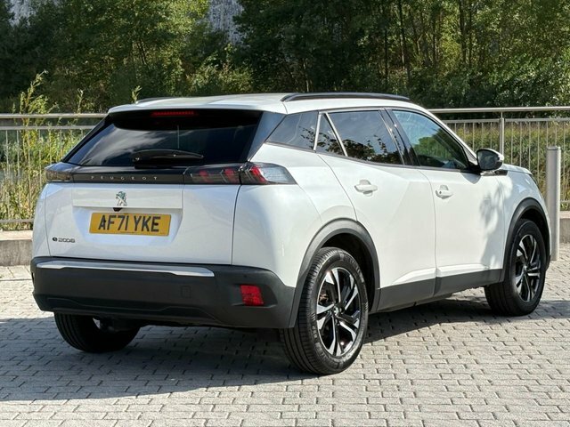 Peugeot e-2008 Allure Suv AF71YKE #6
