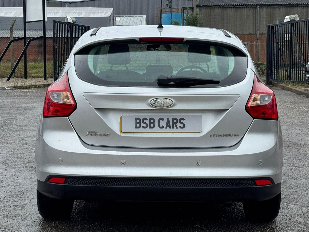 Ford Focus Titanium Silver #6
