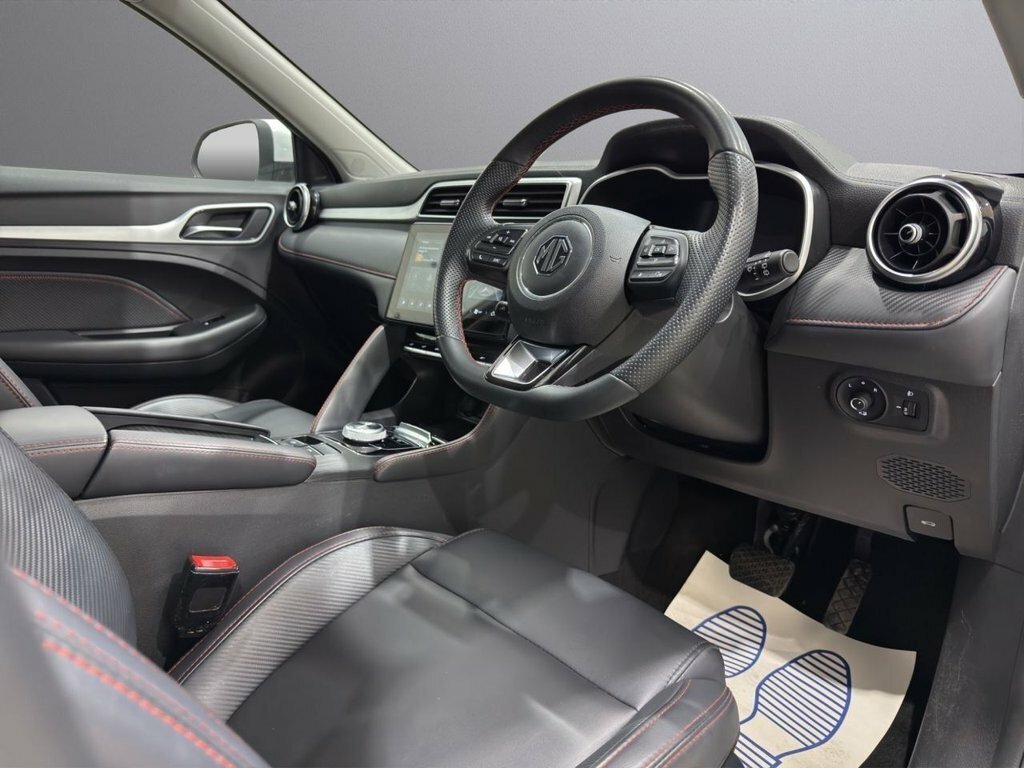 MG ZS Suv LB24FCA White #2