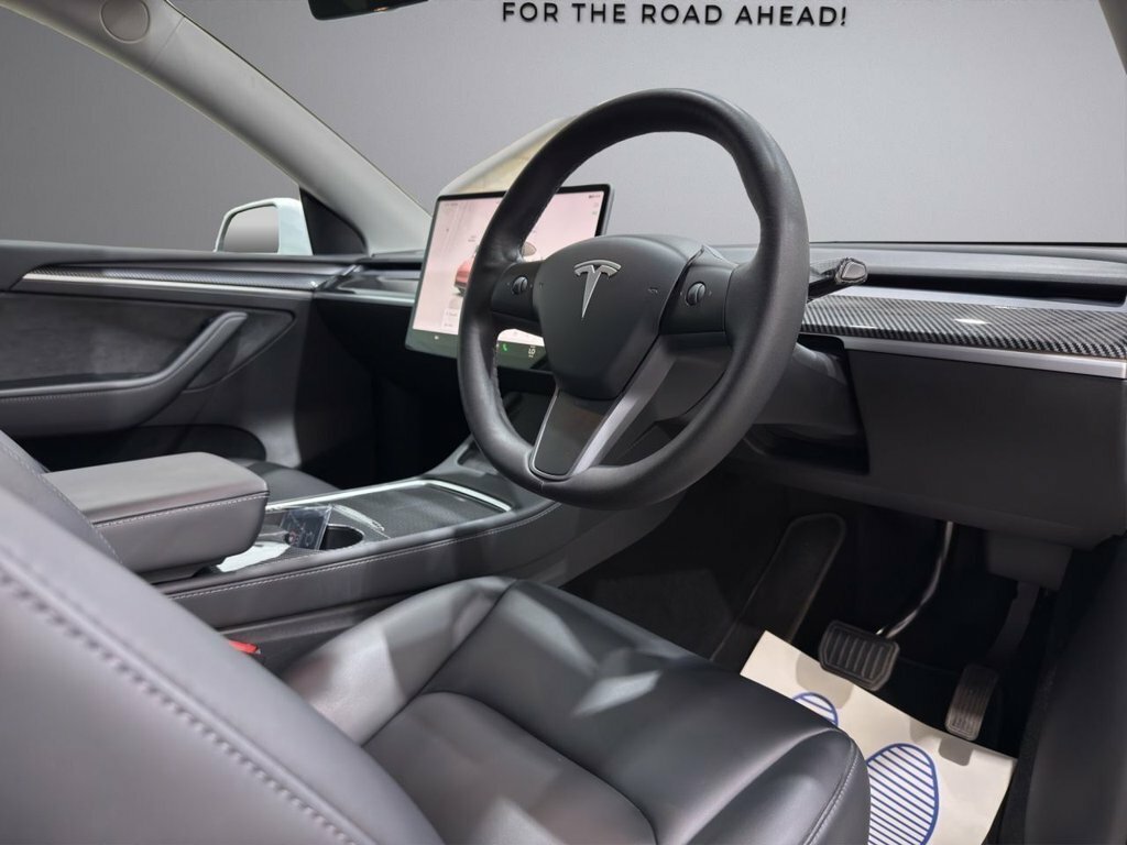 Tesla Model Y Suv AJ22GZF White #2