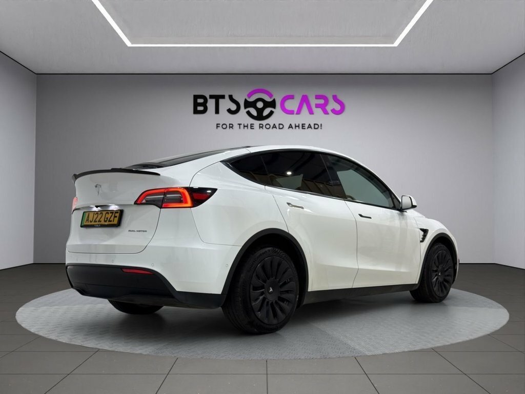 Tesla Model Y Suv AJ22GZF White #3