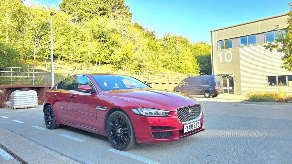 Jaguar XE 2.0D Portfolio Euro 6 Ss Red