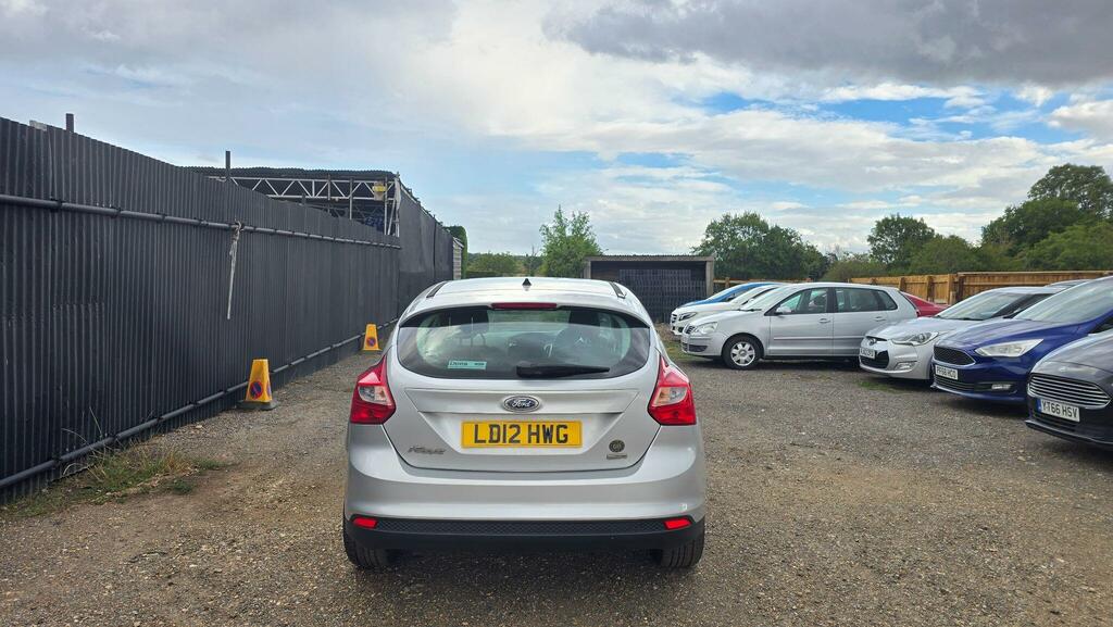 Ford Focus Zetec Silver #4