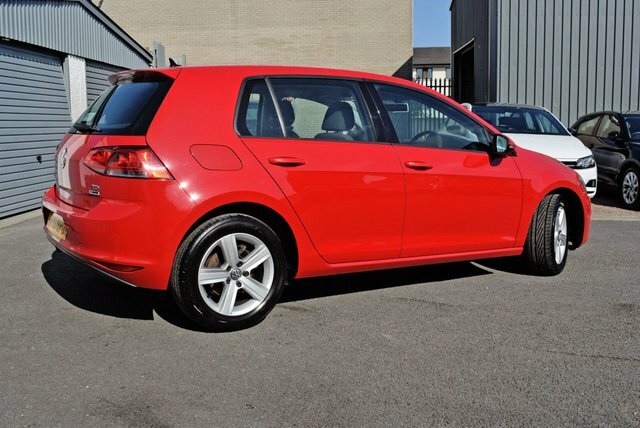 Volkswagen Golf 1.6 Tdi Bluemotion Tech Match Hatchback KP16EPO Red #4
