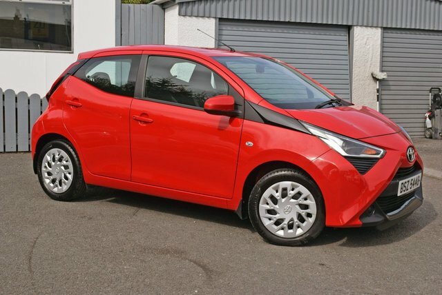 Toyota Aygo 1.0 Vvt-i X-play Hatchback Euro Red #2