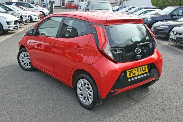 Toyota Aygo 1.0 Vvt-i X-play Hatchback Euro Red #6