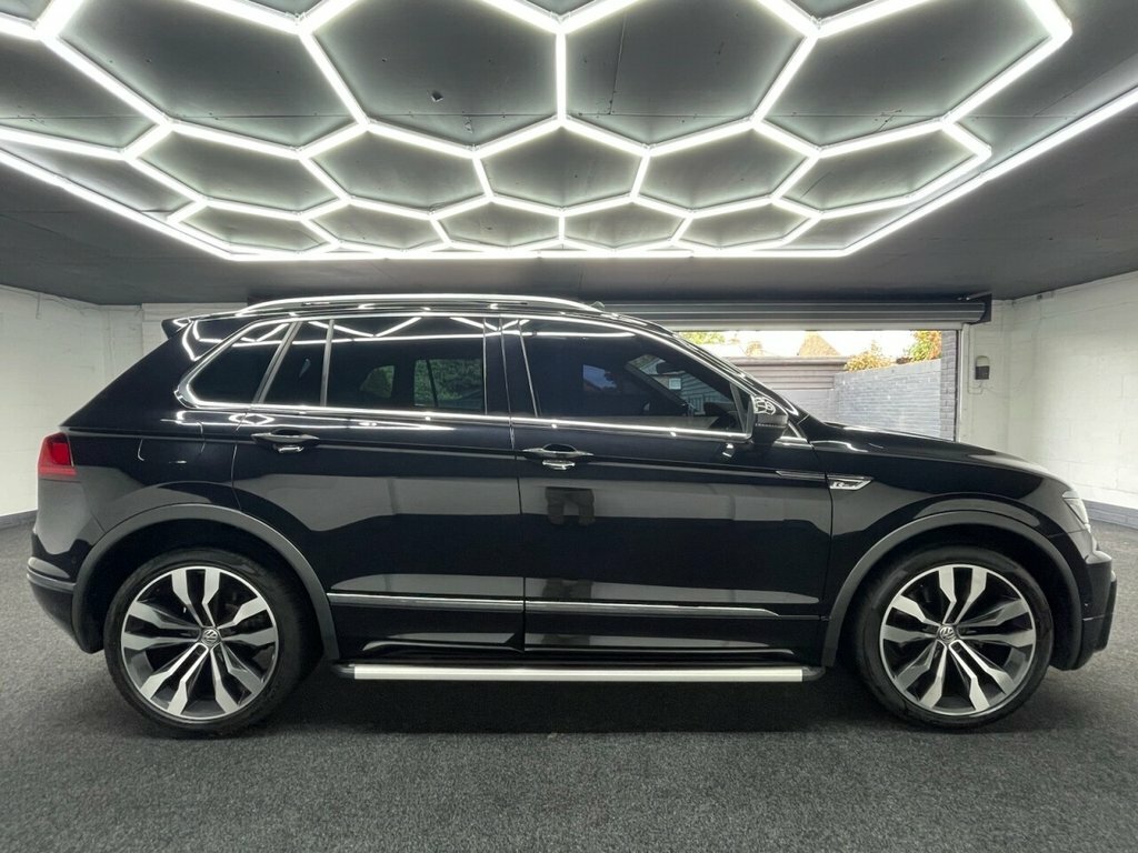 Volkswagen Tiguan 2L R-line Tech DG70ZZF Black #3