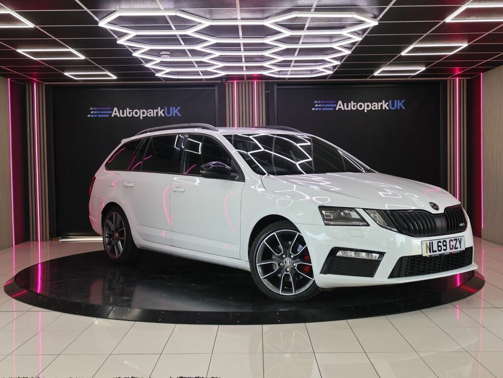 Skoda Octavia 2019 2.0 Tdi Vrs Estate Dsg 7Spd 4Wd Eu White