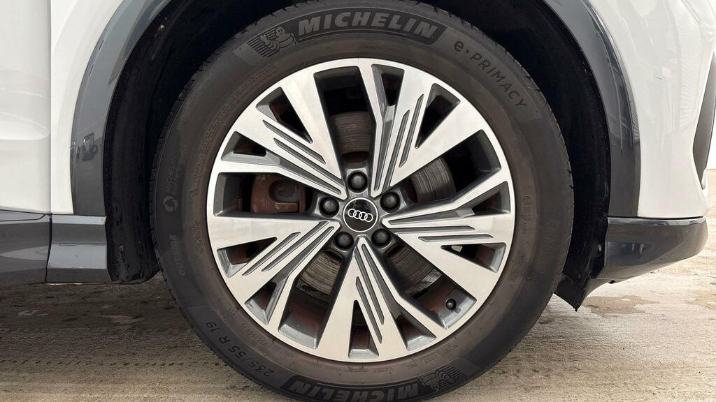 Audi Q4 E Tron 40 Sport 82Kwh BL71CXN White #4