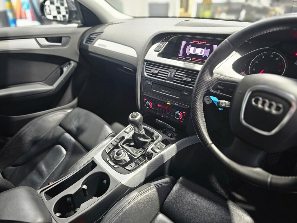 Audi A4 Saloon Black #5
