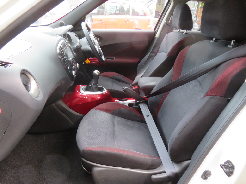 Nissan Juke Hatchback White #12
