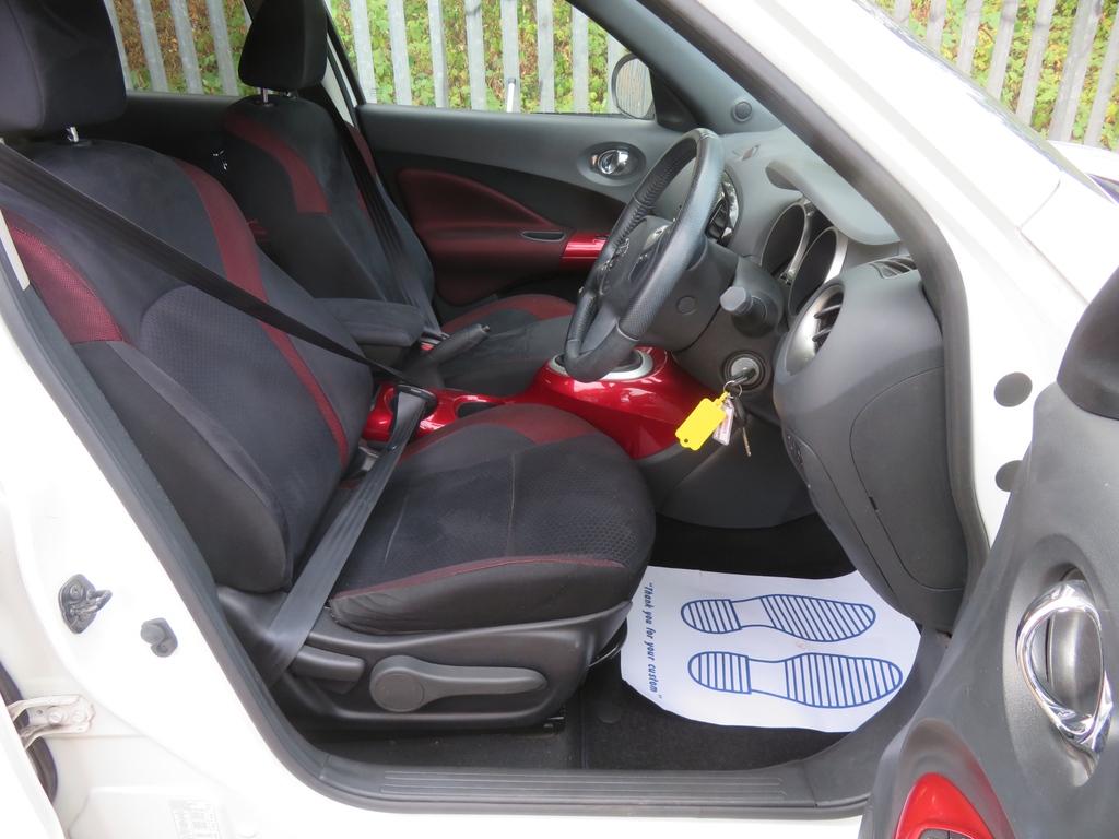 Nissan Juke Hatchback White #11
