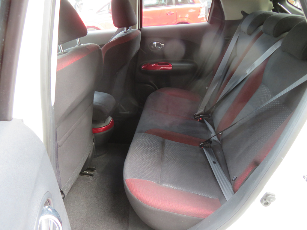 Nissan Juke Hatchback White #13