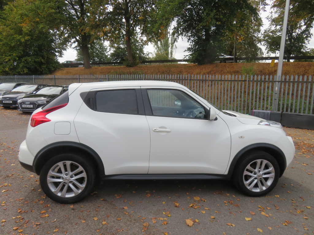 Nissan Juke 1.6 Acenta Premium #3