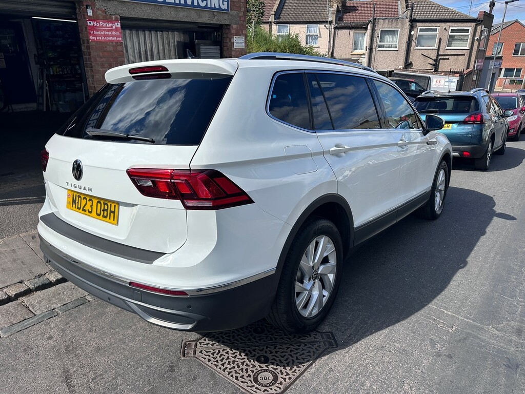 Volkswagen Tiguan Allspace 1.5 Tsi Life Dsg Euro 6 MD23OBH White #3