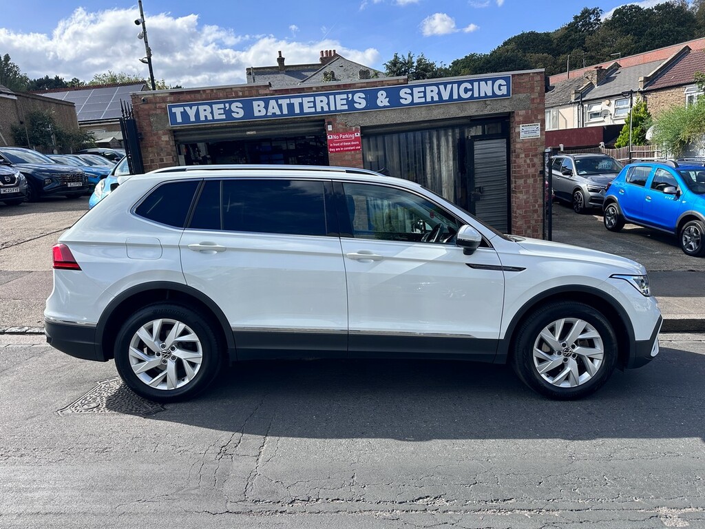 Volkswagen Tiguan Allspace 1.5 Tsi Life Dsg Euro 6 MD23OBH White #2