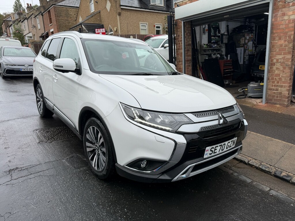 Mitsubishi Outlander 2.0 Mivec Exceed Cvt 4Wd Euro 6 White