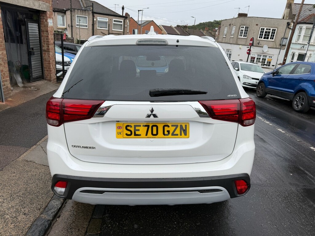 Mitsubishi Outlander 2.0 Mivec Exceed Cvt 4Wd Euro 6 White #4