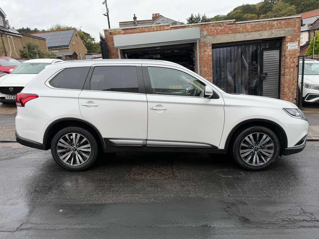 Mitsubishi Outlander 2.0 Mivec Exceed Cvt 4Wd Euro 6 White #2