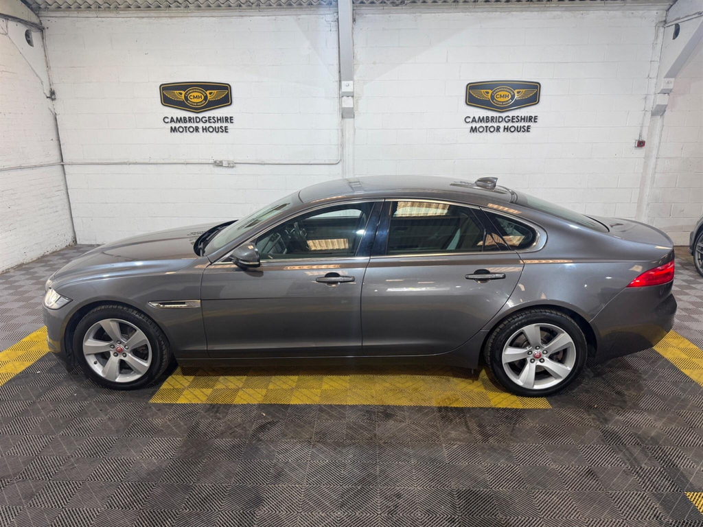 Jaguar XF 2.0D Prestige Euro 6 Ss Black #9
