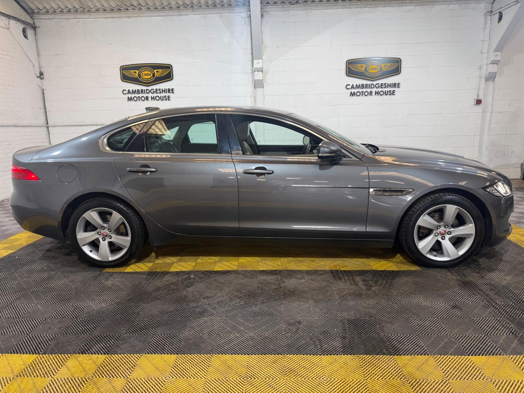 Jaguar XF 2.0D Prestige Euro 6 Ss Black #14