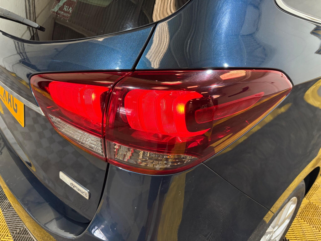 Kia Carens 4 Silver #63