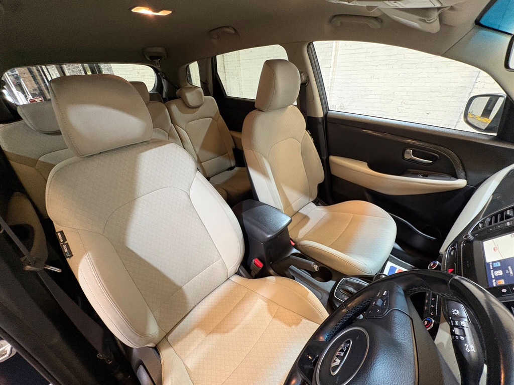 Kia Carens 4 Silver #21