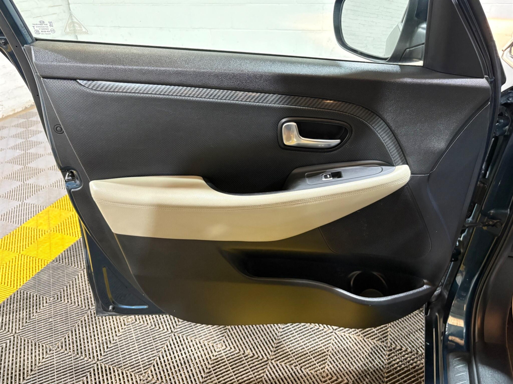 Kia Carens 4 Silver #41