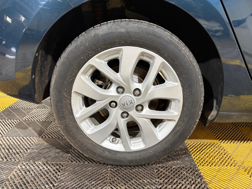 Kia Carens 4 Silver #45