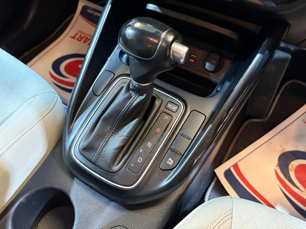 Kia Carens 4 Silver #17