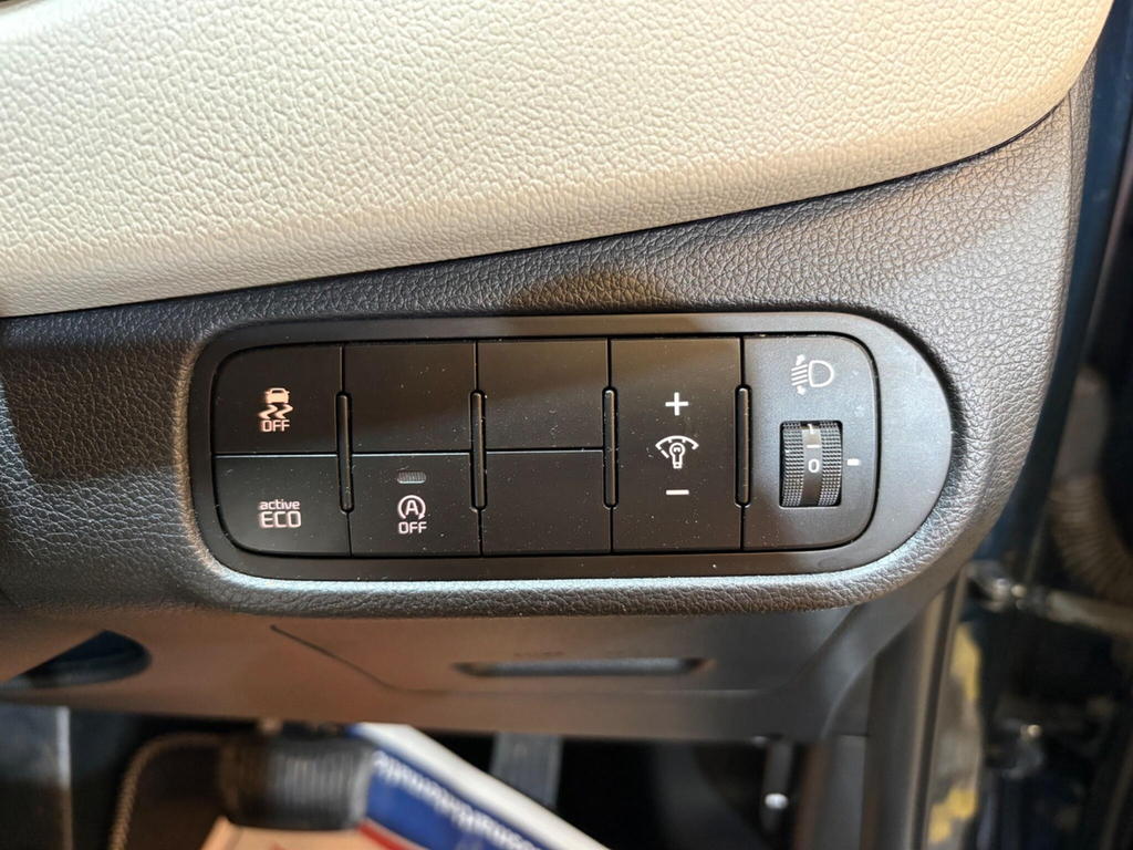 Kia Carens 4 Silver #32