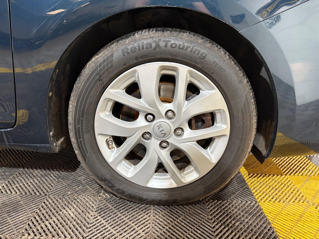 Kia Carens 4 Silver #44