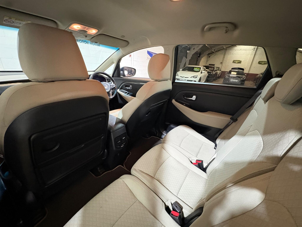 Kia Carens 4 Silver #28