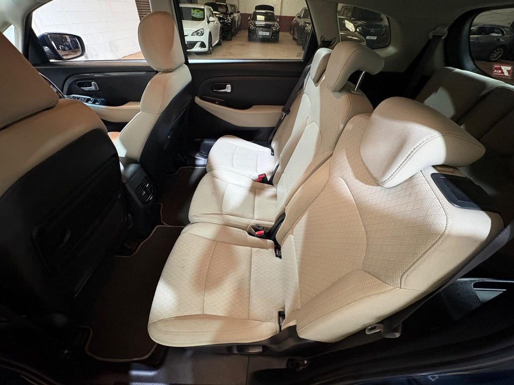 Kia Carens 4 Silver #30