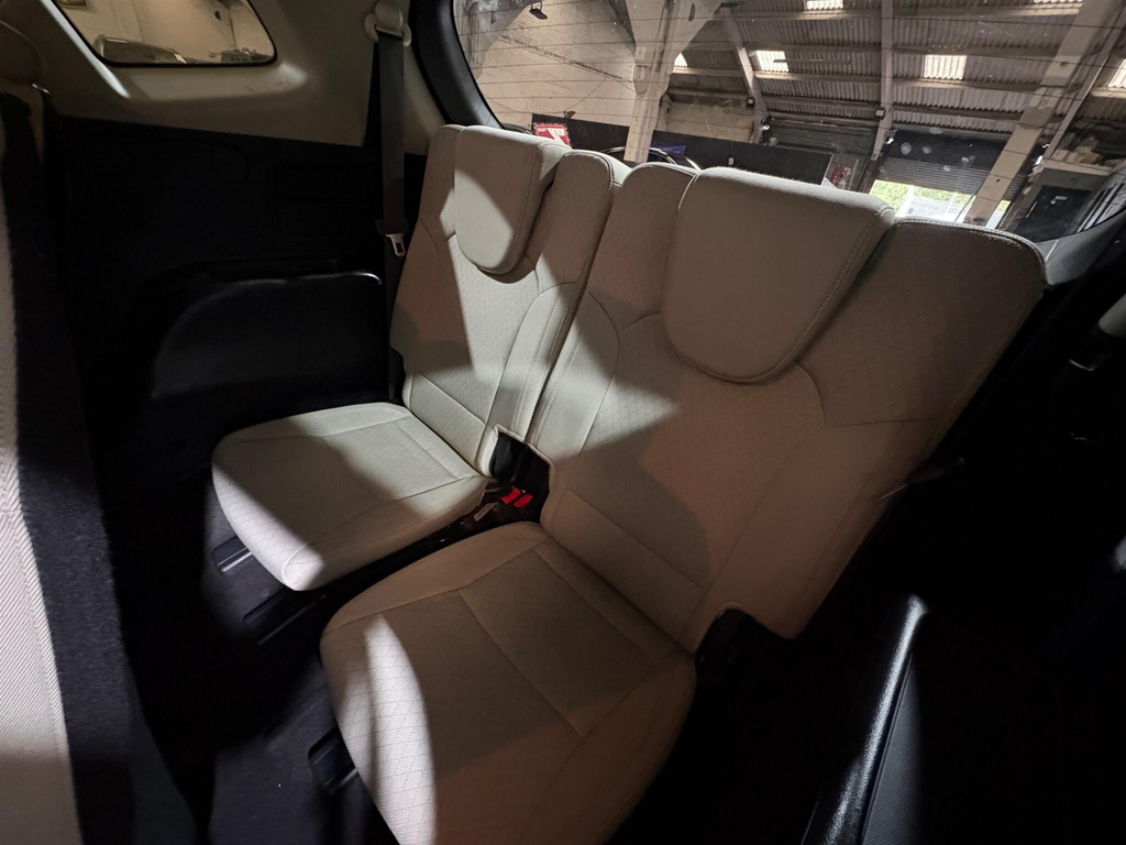 Kia Carens 4 Silver #27
