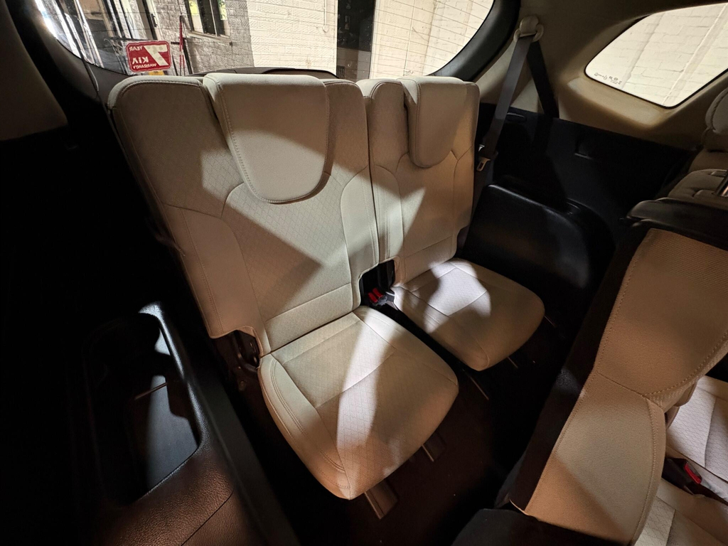 Kia Carens 4 Silver #23