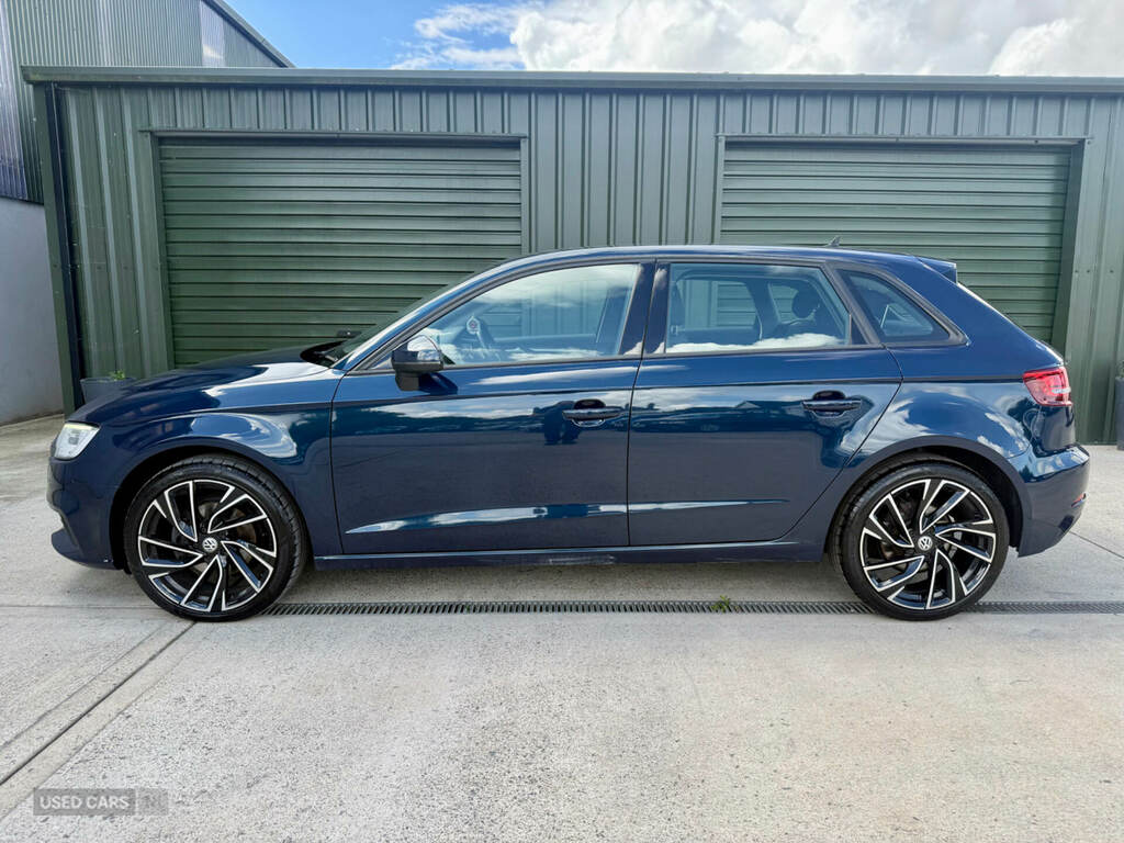 Audi A3 30 Tdi 116 Se Technik RV69VCA Blue #2