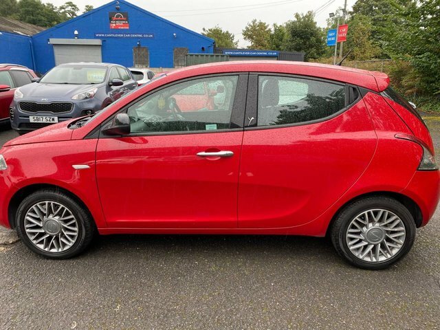 Chrysler Ypsilon 1.2 Se Hatchback Euro 5 S S 6 Red #4