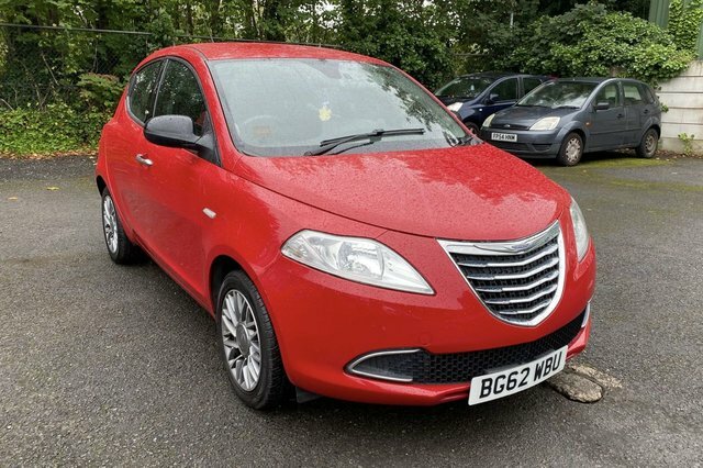 Chrysler Ypsilon 1.2 Se Hatchback Euro 5 S S 6 Red