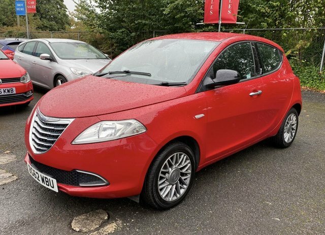 Chrysler Ypsilon 1.2 Se Hatchback Euro 5 S S 6 Red #3