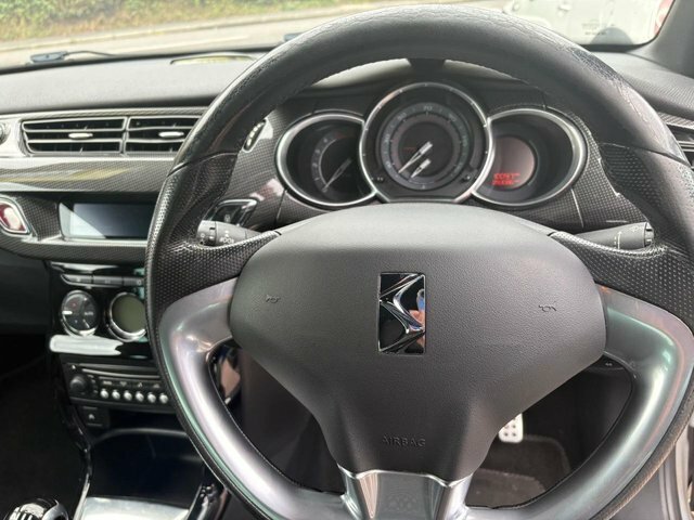 Citroen DS3 Hatchback White #8