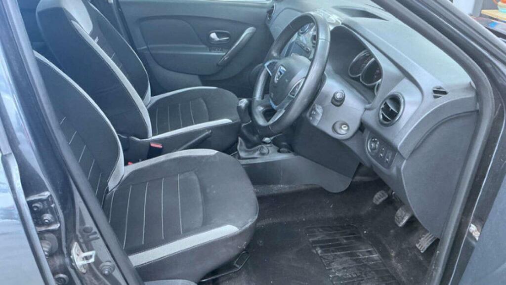 Dacia Sandero Stepway Hatchback 0.9 Tce Laureate Euro 6 Ss 2017 LX17NGE Grey #6