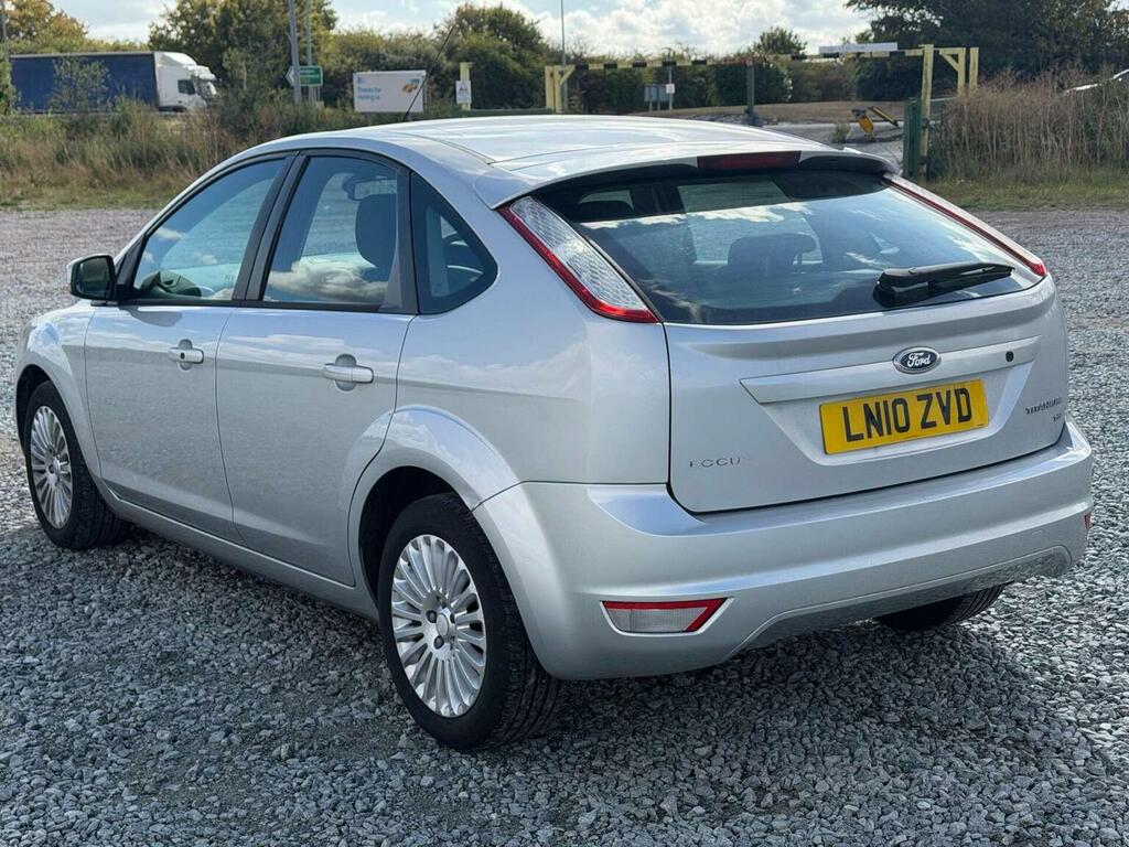 Ford Focus Hatchback 1.8 Titanium 201010 LN10ZVD Silver #2