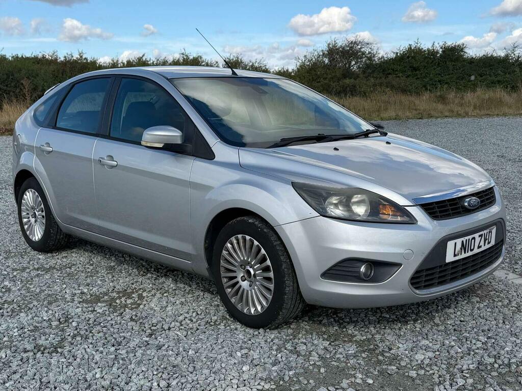 Ford Focus Hatchback 1.8 Titanium 201010 LN10ZVD Silver