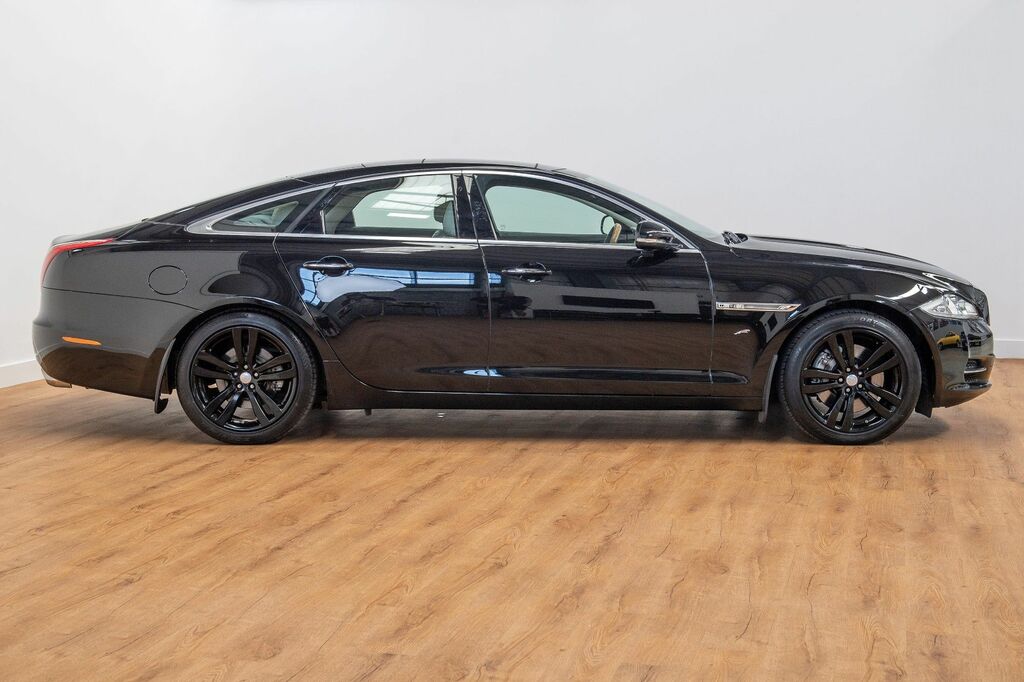 Jaguar XJ Saloon Black #2