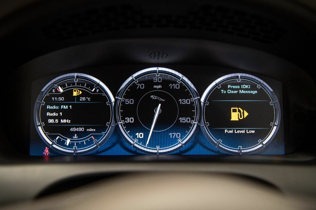 Jaguar XJ Gold #29