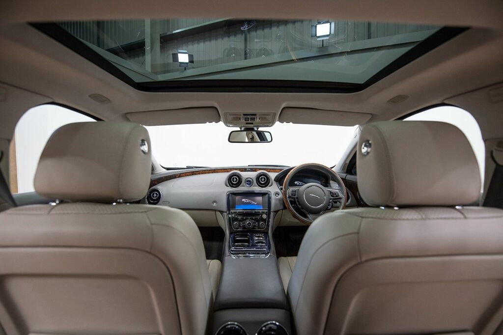 Jaguar XJ Gold #13